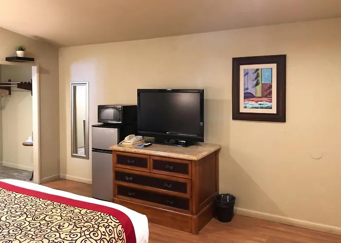 Rodeway East Route 66 Hotel 2*