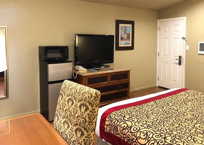 Rodeway East Route 66 Hotel