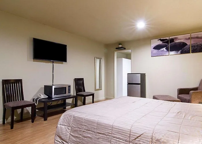 Rodeway East Route 66 Hotel 2*