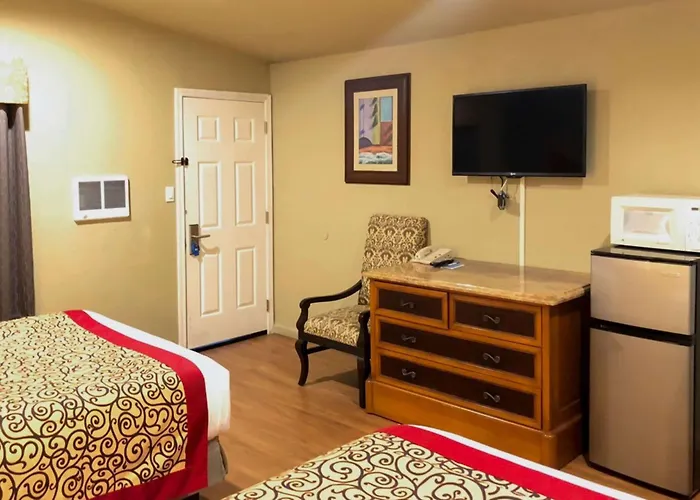 Rodeway East Route 66 Hotel 2*
