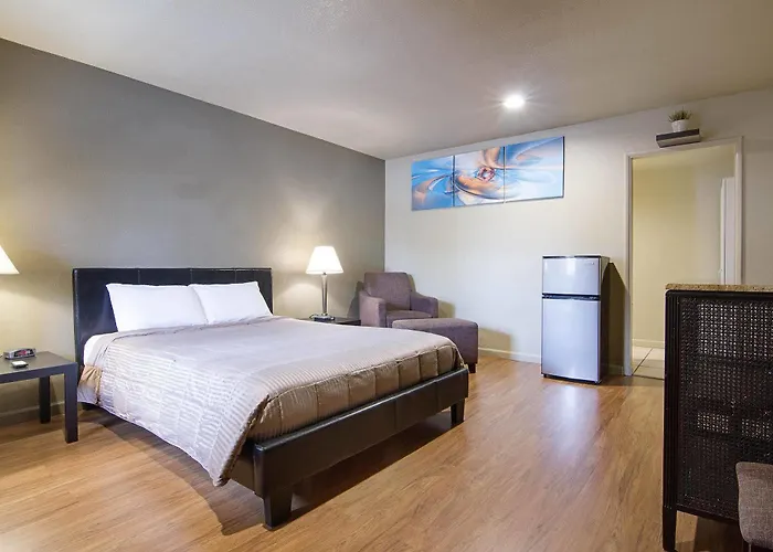 Rodeway East Route 66 Hotel 2*