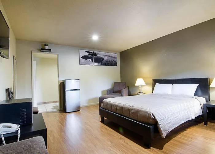Rodeway East Route 66 Hotel